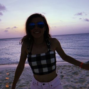 Meet your Posher, Noelle